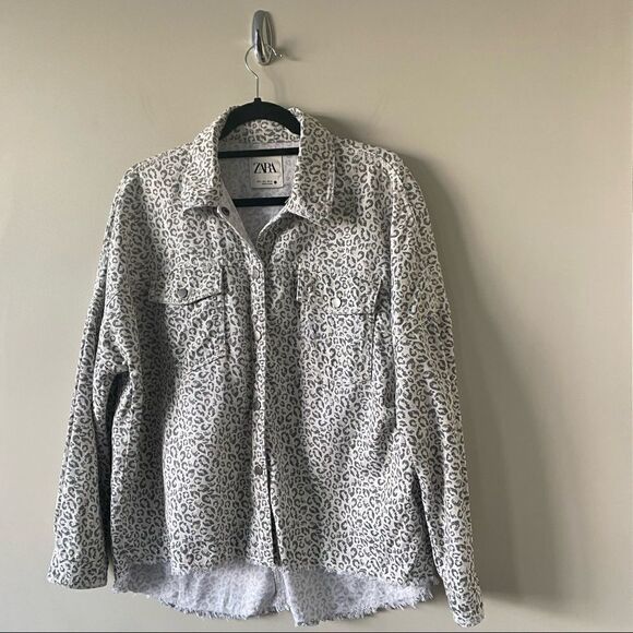 ZARA-OVERSIZED Animal Print Button Down Denim Top (Size:Small) - Picture 4 of 8